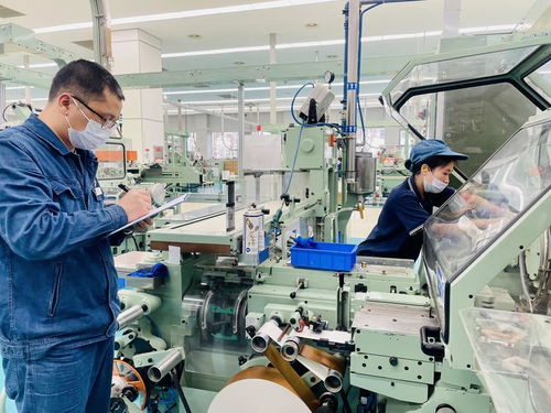 绵阳卷烟厂开展 宽窄杯 卷包设备操作技能比武竞赛 组图